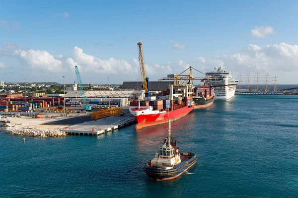 Bridgetown Barbados December 2015 Vrachtschip Met Container Ligplaats — Stockfoto