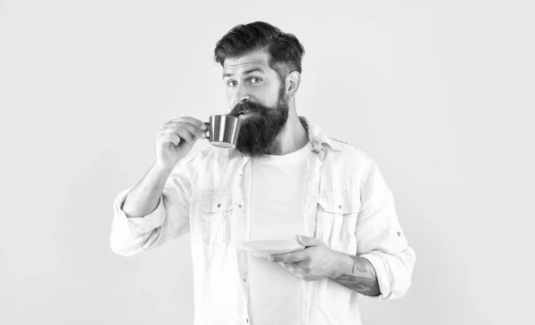 Kafkasyalı Kahve Içen Elinde Fincan Altlığı Sarı Arka Plan Kafein — Stok fotoğraf