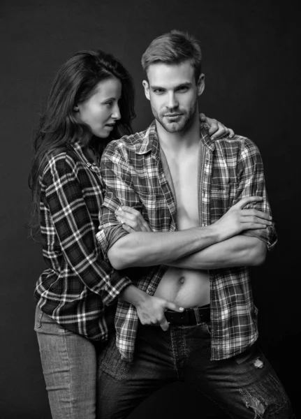 Mode Beauté Couple Sexy Amoureux Sur Fond Noir Les Jeunes — Photo
