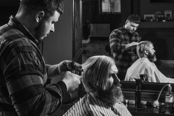 Hair Length Does Determine Price Guy Dyed Hair Barber Hairstyle — 스톡 사진