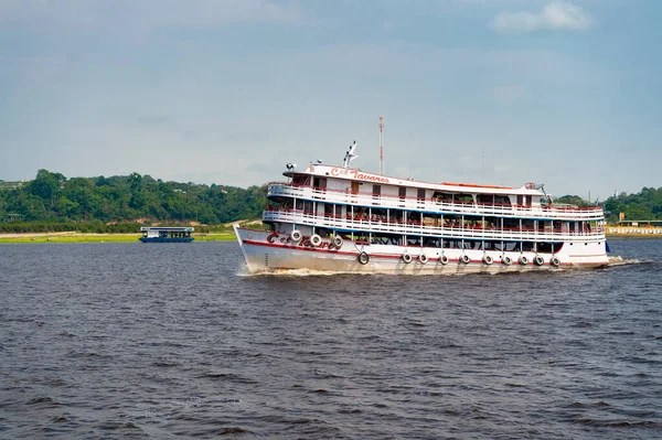 Manaus Brasil Diciembre 2015 Ferry Gira Para Viaje Verano —  Fotos de Stock