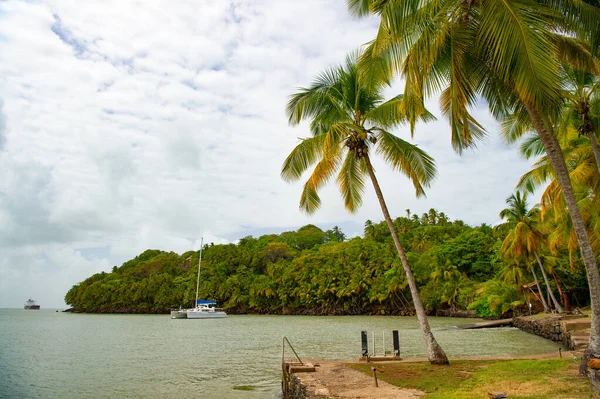 Paradislandskap Med Yacht Paradislandskap Med Yacht Dagsljus Paradislandskap Med Båt — Stockfoto