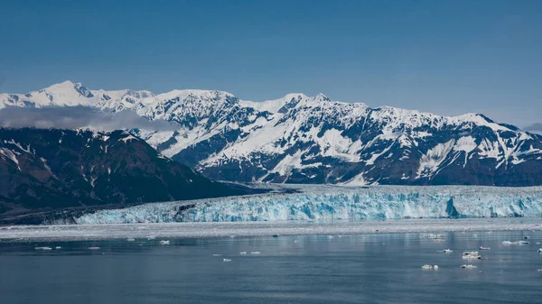 Perfekt Snöiga Berg Toppar Naturlandskap Och Havsutsikt Fjällglaciär Blå Himmel — Stockfoto