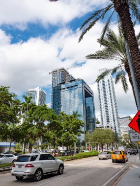 Miami, Florida ABD - 26 Aralık 2015: Miami City gökdelen binasının mimarisi.