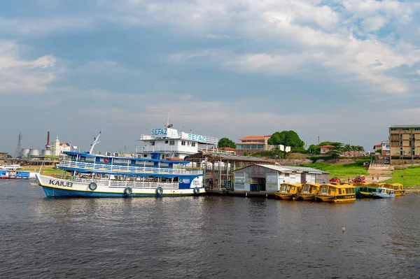 브라질 마나우스 2015 항구에 여객선이거의 — 스톡 사진