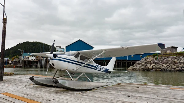 Wrangell Alaska Usa Maja 2019 Dwusilnikowy Samolot Cessna 172 Molo — Zdjęcie stockowe