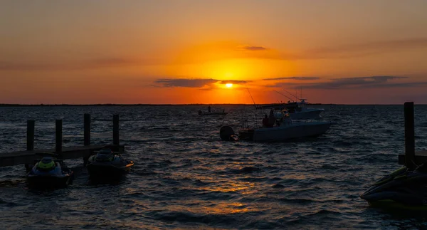 Sommar Havsutsikt Vid Solnedgången Med Yacht Docka Havsutsikt Vid Solnedgången — Stockfoto