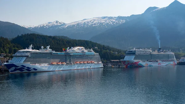 Ketchikan Alaska Usa Mai 2019 Kreuzfahrtschiff Royal Princess Und Norwegian — Stockfoto
