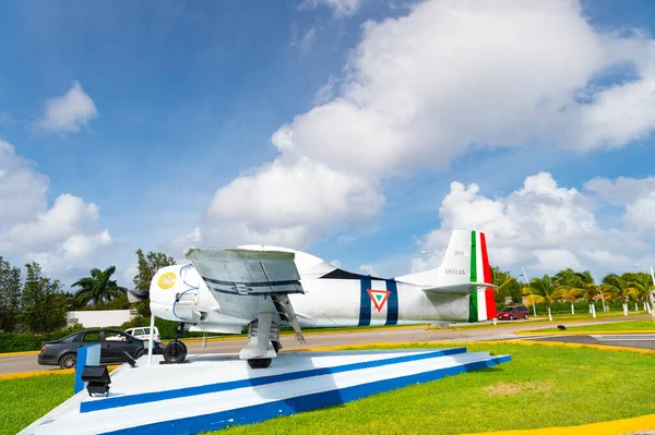 コズメル メキシコ 2015年12月24日 コズメル博物館の飛行隊複葉機レトロ航空機 — ストック写真