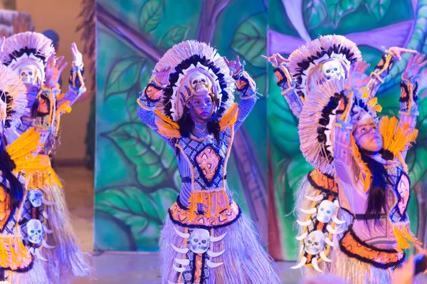 Паринтинс Бразилия Декабря 2015 Года Бразильские Танцоры Самбы Костюме Карнавала — стоковое фото