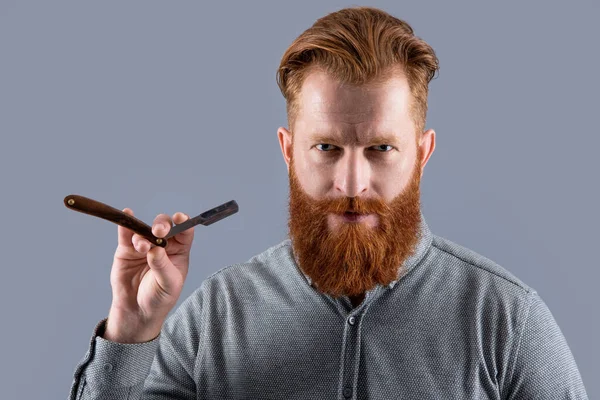 Homem Segurando Lâmina Barbeiro Para Barbear Barbear Homem Com Lâmina — Fotografia de Stock