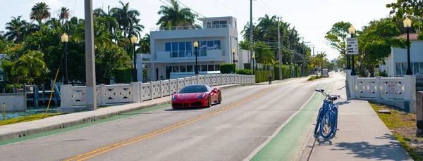 Майами Бич Флорида Сша Апреля 2021 Года Красный Ferrari Sf90 — стоковое фото
