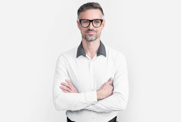 Ofis Gömleği Giymiş Gözlüklü Gülümseyen Olgun Patron — Stok fotoğraf