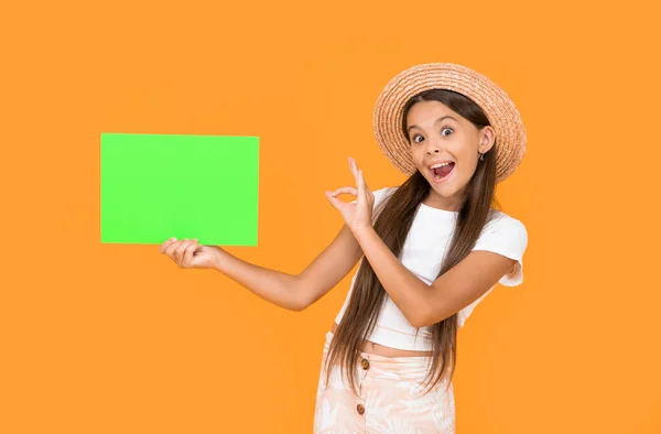Amazed Teen Girl Copy Space Green Paper Yellow Background — Photo