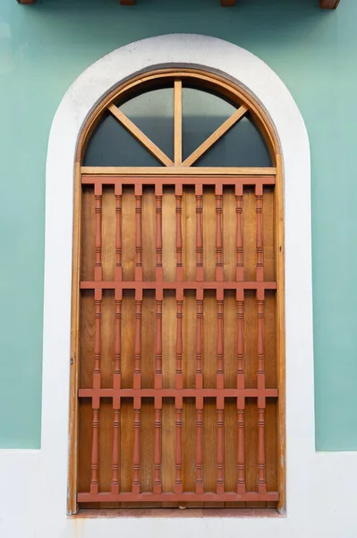 Фасад Арочного Окна Фото Внешнего Вида Окна Дом Открытым Окном — стоковое фото