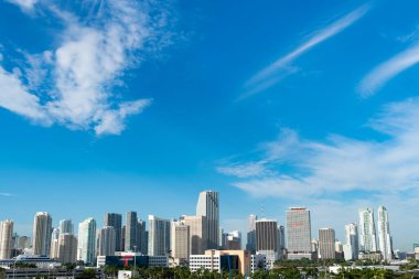 Miami, Florida ABD - 20 Ocak 2016: Gökdelenli Miami Skyline şehir merkezi.