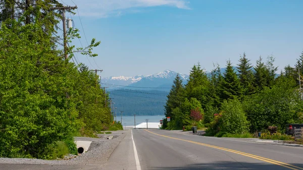 Ruta Destino Carretera Conduce Las Montañas Ruta Destino Durante Viaje —  Fotos de Stock
