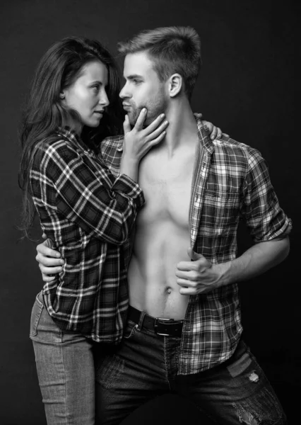 Σέξι Άντρας Και Γυναίκα Μαζί Αισθάνονται Επιθυμία Καρό Πουκάμισο Ομαδικότητα — Φωτογραφία Αρχείου