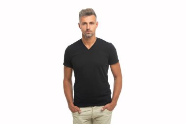 Yetişkin beyaz adam stüdyoda. Olgun, beyaz bir adam. Sakallı, olgun, beyaz bir adamın fotoğrafı. Beyaz tenli, olgun, beyaz adam..