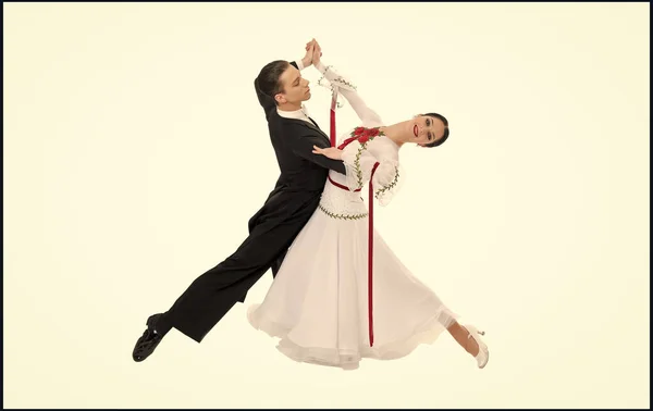 Пара Профессиональных Танцоров Танцующих Белом Фоне — стоковое фото