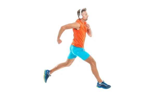 달리기 선수가 헤드폰을 수없을 만큼빠른 속도로 달리고 있습니다 스포츠 장거리 — 스톡 사진