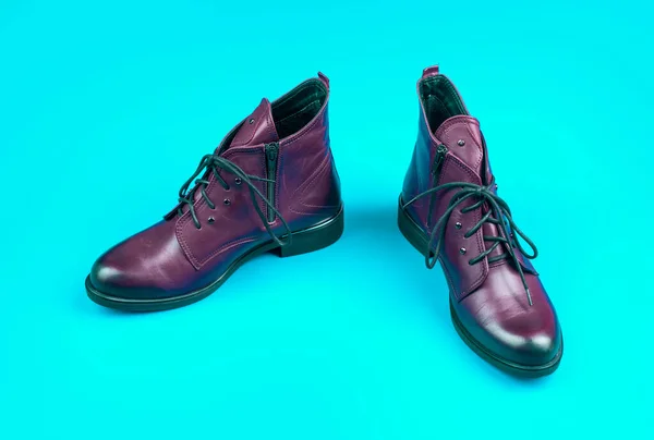 Bottines Sur Fond Bleu Magasin Chaussures Concept Shopping Chaussures Élégantes — Photo
