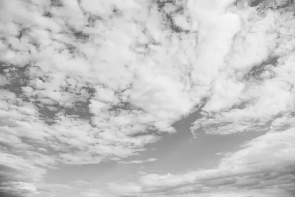 Ochtend Hemel Achtergrond Met Witte Pluizige Wolken — Stockfoto