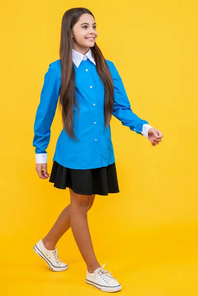Teen School Girl Walk Isolated Yellow Teen School Girl Studio — Stock Photo, Image