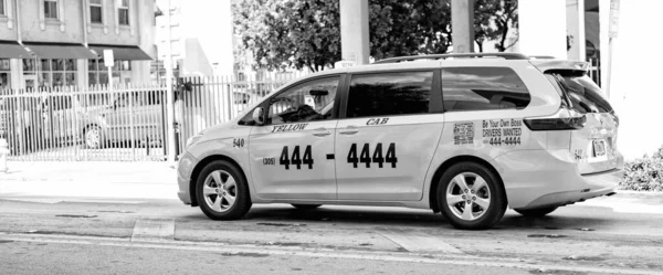 Miami Beach Φλόριντα Ηπα Απριλίου 2021 Toyota Κίτρινο Ταξί Πλαϊνή — Φωτογραφία Αρχείου