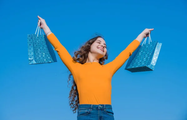 Glad Teen Girl Shopping Bags Blue Yellow — Stockfoto