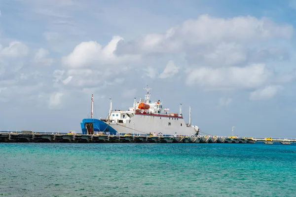 Поромний Корабель Причальній Гавані Вид Збоку Поромне Судно Гавані Або — стокове фото