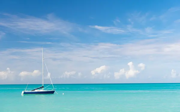 Sommerurlaub Yachting Meer Kopierraum Foto Vom Sommerurlaub Yachting Strand Sommerferiensegeln — Stockfoto