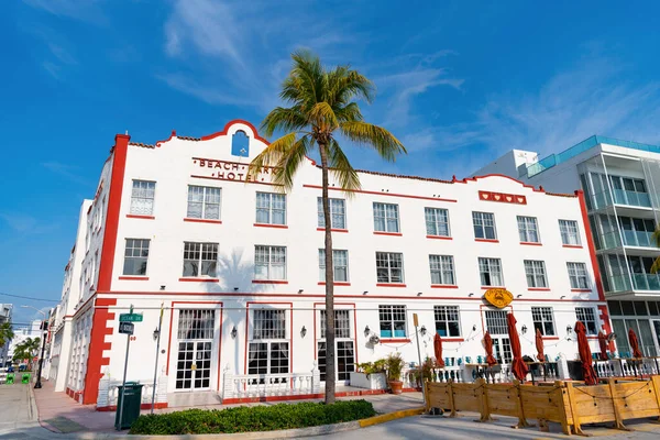 美国迈阿密 2021年4月18日 海滨公园酒店建筑海洋大道的装饰艺术建筑 — 图库照片