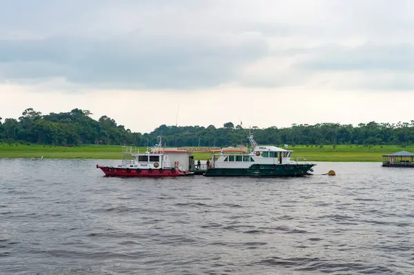 マナウス ブラジル 2015年12月4日 旅行のためのボートとドックポート — ストック写真