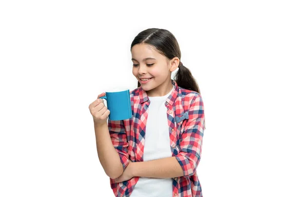 커피마시는 소녀에요 소녀의 커피를 소녀가 흰색으로 분리되었습니다 스튜디오에서 커피를 마시고 — 스톡 사진