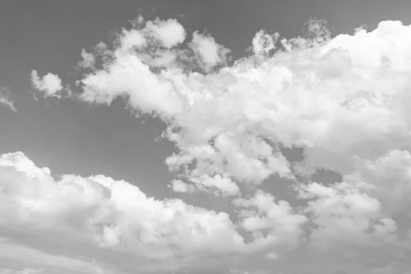Blauwe Cumulus Hemel Met Witte Wolken Bij Daglicht — Stockfoto