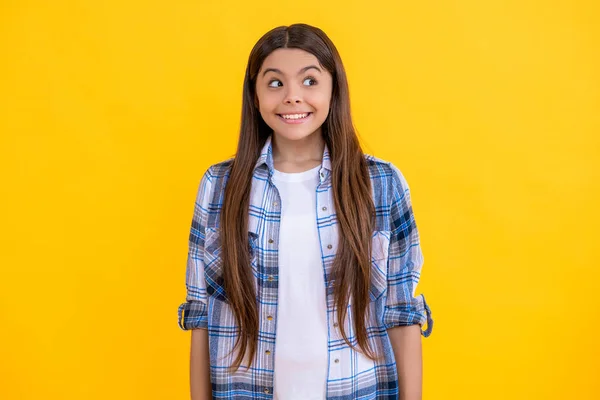 Έφηβος Καυκάσιος Κορίτσι Φορούν Καρό Πουκάμισο Στο Στούντιο Καυκάσιος Έφηβος — Φωτογραφία Αρχείου