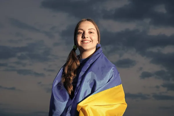 Cheerful Ukrainian Teen Girl Teen Child Flag Teen Kid Flag — Stockfoto