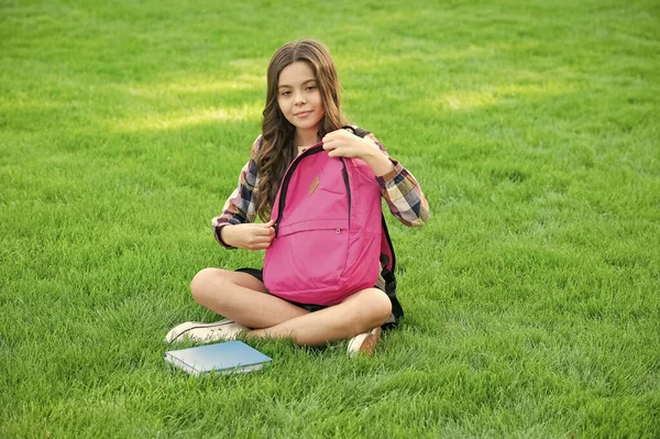 Teen Girl Opening School Bag Sitting Grass Education Back School — Stock fotografie