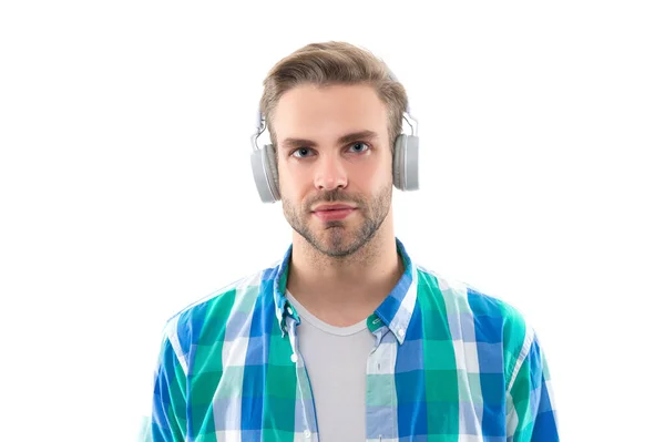 Tisíciletý Muž Poslouchá Hudbu Izolovanou Bílém Millennial Muž Nosí Hudební — Stock fotografie