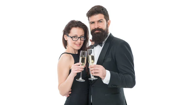 家族は休日を祝う ビジネスパーティーだ 歓声のコンセプト 恋のカップル セクシーな女性とタキシードの男 パートナーシップのためにシャンパンを飲む 成功した人々のビジネスイベント — ストック写真