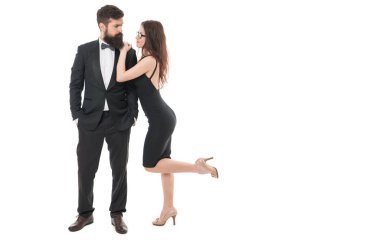 Görünüşte aşk. Kadın ve erkek için aşk randevusu. Resmi bir çift smokinli adam ve seksi kız. Nişan ve teklif. Sevgililer Günü. Saf zarafet. Özel bir kutlama. Birbirine aşık çiftler..