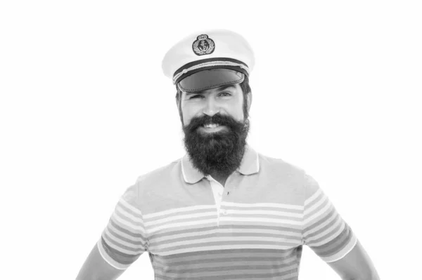 快乐的人物肖像戴著船长帽 满脸胡须的人笑了 大胡子大胡子的水手脸 白色孤立 — 图库照片