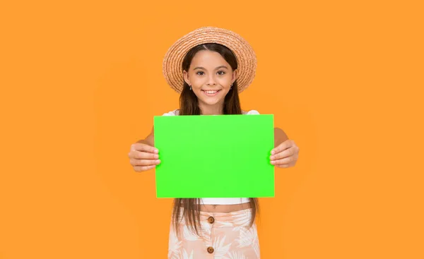 Happy Teen Girl Copy Space Green Paper Yellow Background — Stok fotoğraf