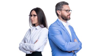 Hırslı iş adamları stüdyoda liderlik yapıyor. Formalite icabı liderlik yapan bir çift iş adamı. İş adamları liderlik profesyonelleri. İş adamları liderliği beyazlar arasında izole edildi.