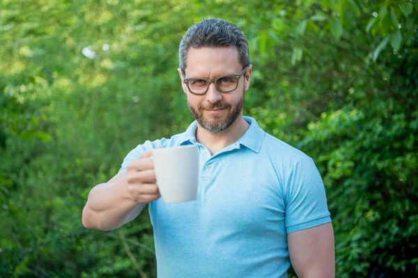 Lifestyle Man Met Koffie Selectieve Focus Levensstijl Van Mens Met — Stockfoto