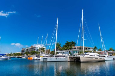 Miami, Florida ABD - 25 Mart 2023: Miami Yat Limanı.