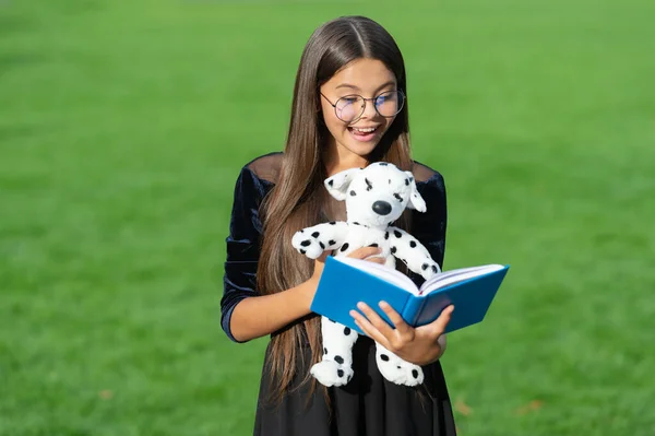Boldog Tinédzser Lány Gyermekkori Nevelése Tinédzser Lány Gyermekkori Oktatása Gyermekkori — Stock Fotó