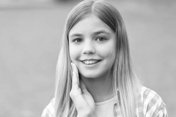 Portrait Happy Teenager Girl Smiling Face Holding Hand Cheek Blurry — Stockfoto