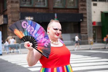 New York, New York, ABD - 25 Haziran 2023: Onur Yürüyüşü 2023 New York 'ta. Gay gururlu gökkuşağı lgbtq. lgbt ve lgbtq geçit töreni